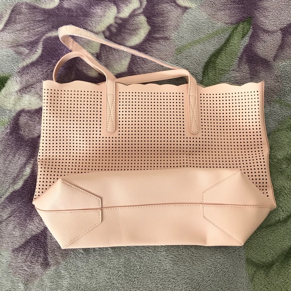 Neiman Marcus State of Escape Perforated Tote Bag - Picture 3 of 13